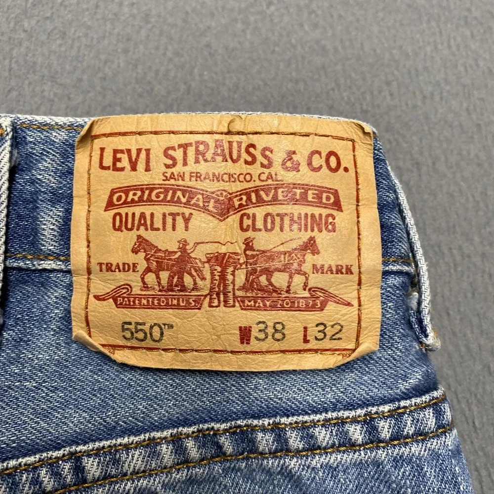 VTG Levis‎ 550 Jeans Mens 38x32 Blue Relaxed Tapered Denim Light Wash y2k - Picture 2 of 14